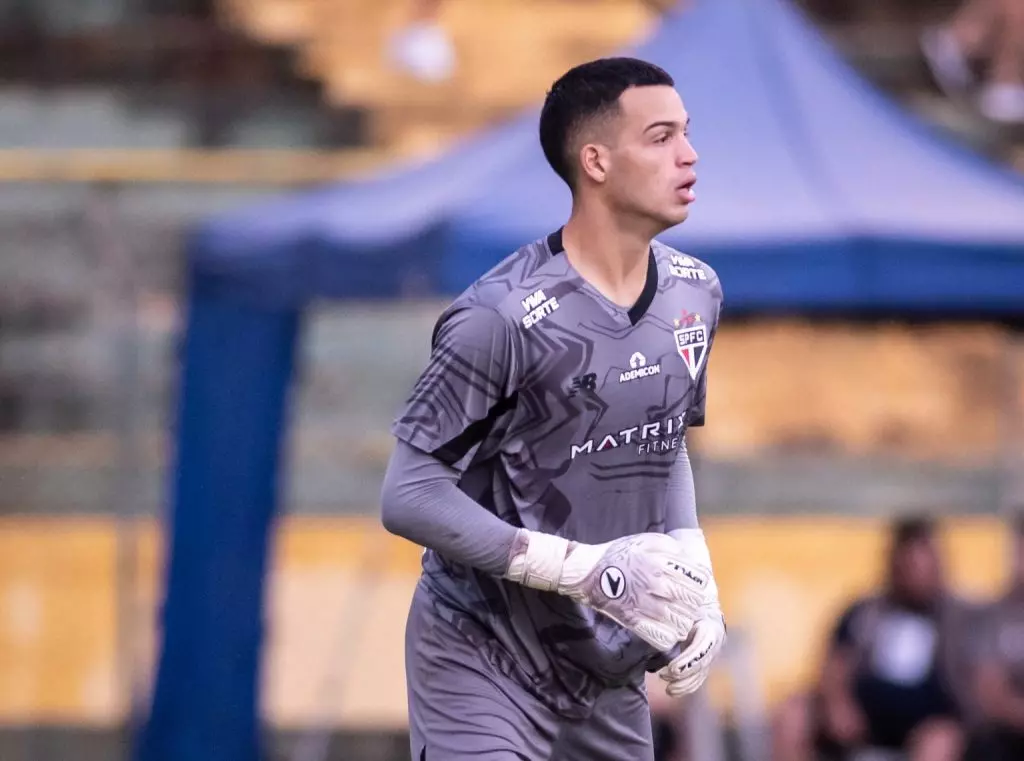 copinha-sao-paulo-vence-nos-penaltis-e-vai-as-quartas-joao-pedro-fechou-o-gol-garantindo-a-classificacao-do-soberano-foto-guilherme-veiga-sao-paulo-fc-tvt-news