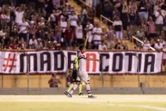 sao-paulo-vira-e-esta-na-final-da-copinha-2025-ryan-francisco-fez-dois-gols-de-penalti-e-ajudou-o-sao-paulo-foto-victor-monteiro-agencia-paulistao-tvt-news