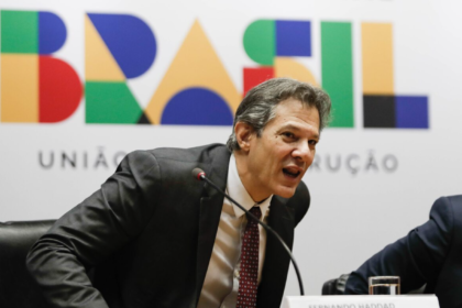 Sob pressao do mercado Lula Cancela ferias de Haddad.png