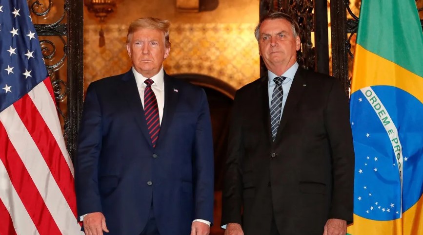 Veja convite recebido por Bolsonaro para posse de Trump nos.jpg