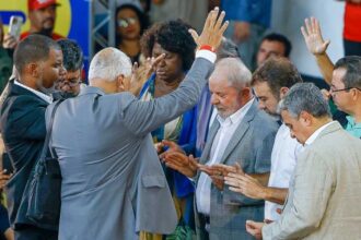 Aumento de evangelicos ameaca reeleicao de Lula aponta estudo.jpg