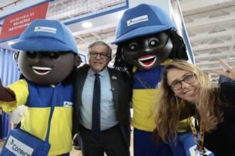 Com déficit bilionário e salários atrasados, Correios gastam R$ 1,3 Milhão em Evento de Lula 9 Com deficit bilionario e salarios atrasados Correios gastam R 13.jpg