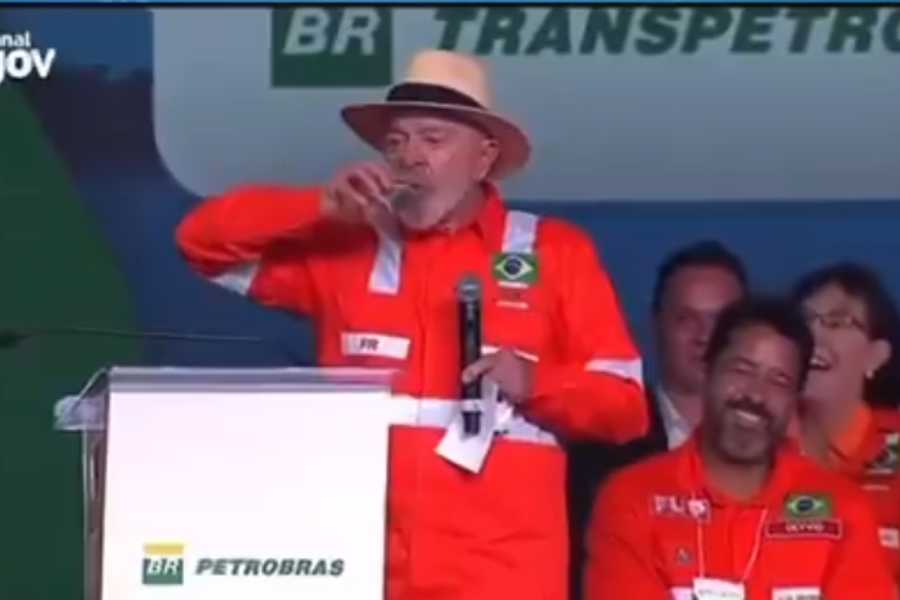 Com voz arrastada Lula diz que nao bebe gasolina ‘Eu.jpg