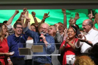 Lula cobra militantes petistas vao gastar sola de sapato na.webp.webp