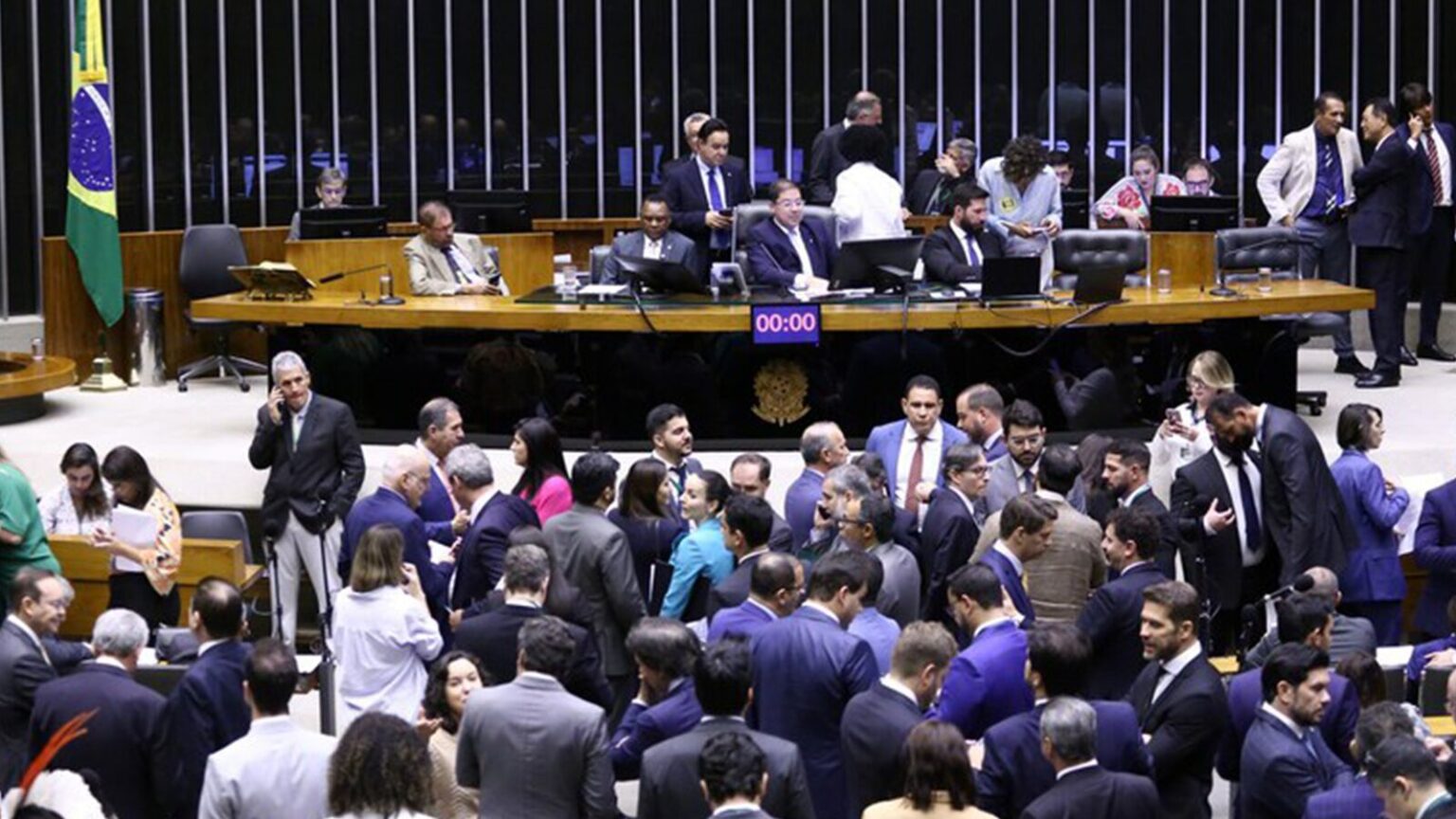 micro-e-pequenas-empresas-podem-receber-de-volta-impostos-de-exportacao-plenario-da-camara-dos-deputados-aprovou-a-proposta-do-acredita-exportacao-por-unanimidade-foto-vinicius-loures-camara-dos-deputados-tvt-news