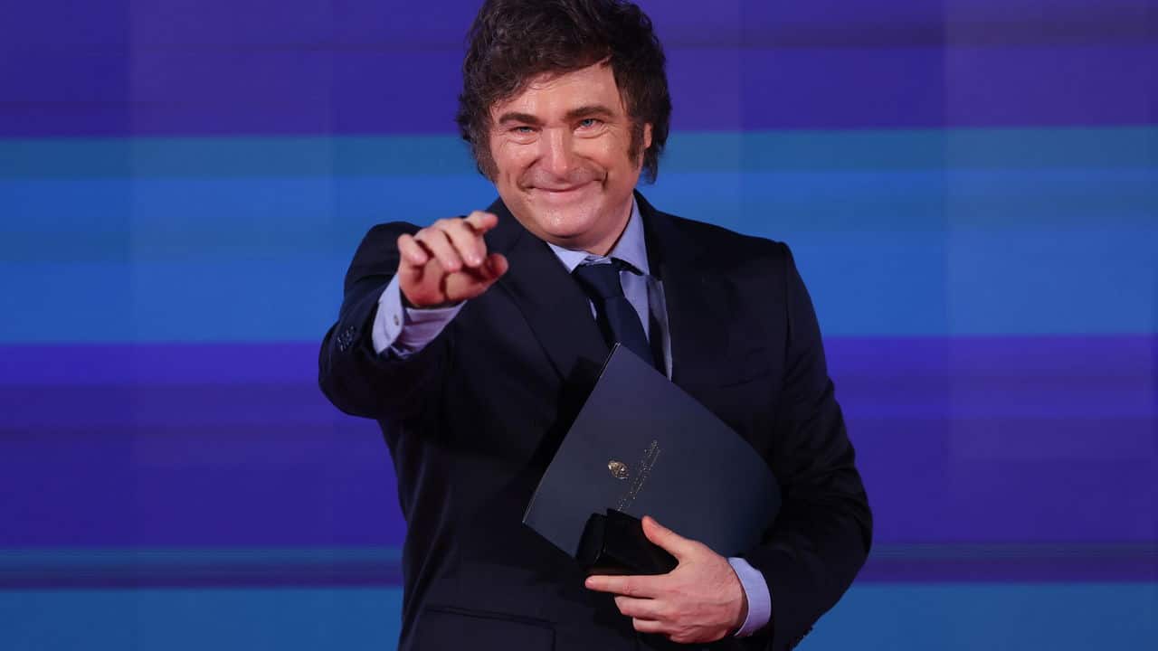Milei entrega presente inusitado a Elon Musk em encontro nos.jpg