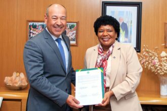 minc-e-shell-brasil-lancam-o-programa-rouanet-da-juventude-em-brasilia-a-ministra-da-cultura-margareth-menezes-e-o-vice-presidente-de-relacoes-corporativas-do-grupo-shell-brasil-flavio-rodrigues-no-anuncio-do-programa-em-novembro-de-2024-victor-vec-minc-tvt-news