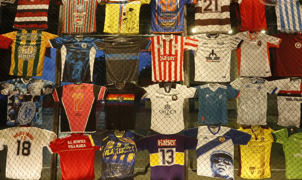 museu-do-futebol-apresenta-exposicao-vozes-da-varzea-exposicao-vai-ate-27-de-abril-no-museu-do-futebol-no-estadio-do-pacaembu-paulo-pinto-agencia-brasil-tvt-news