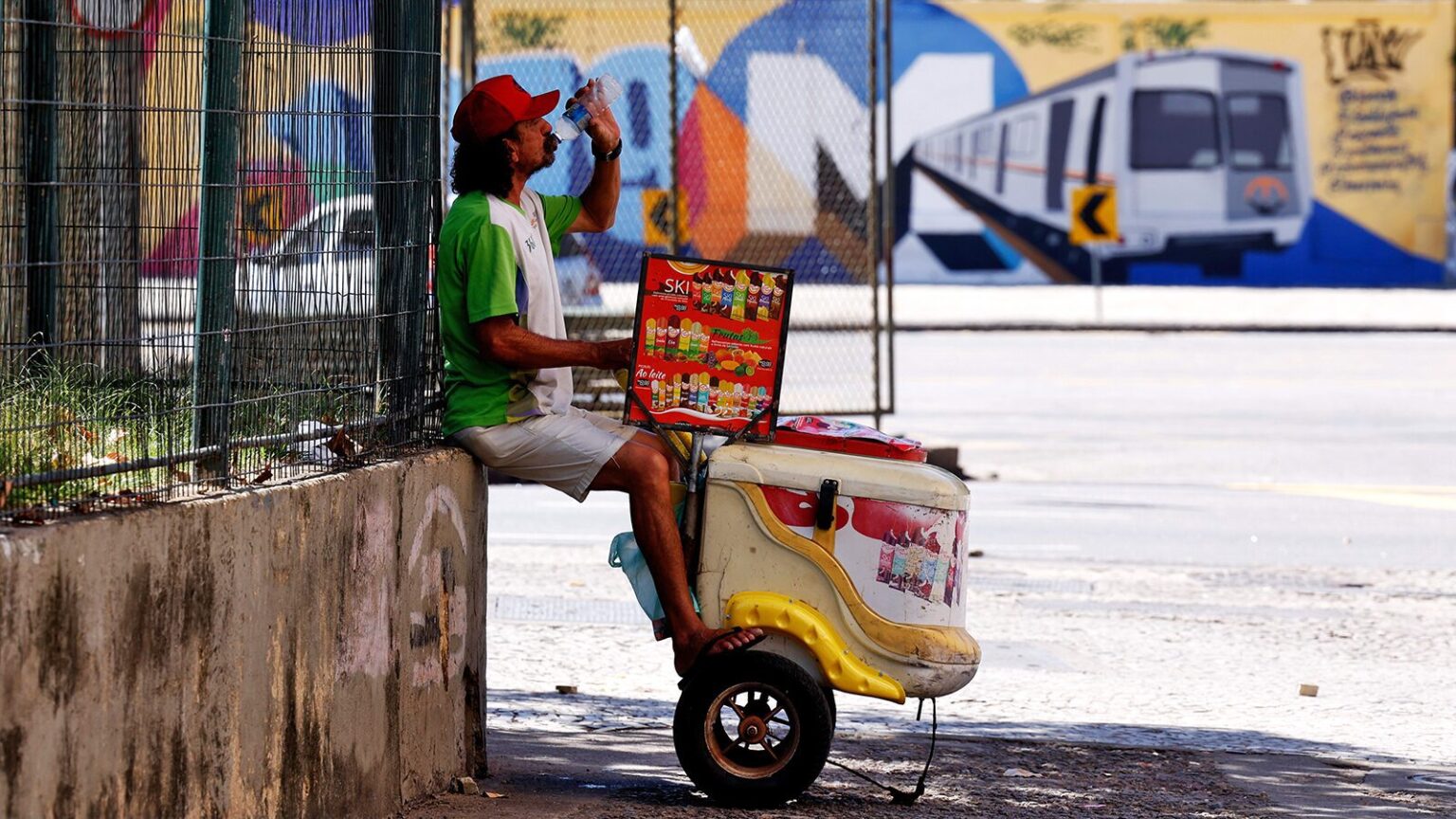 rj-tem-17-cidades-com-alerta-de-calor-extremo-temperaturas-podem-chegar-aos-44c-essa-semana-no-rj-foto-tania-rego-agencia-brasil