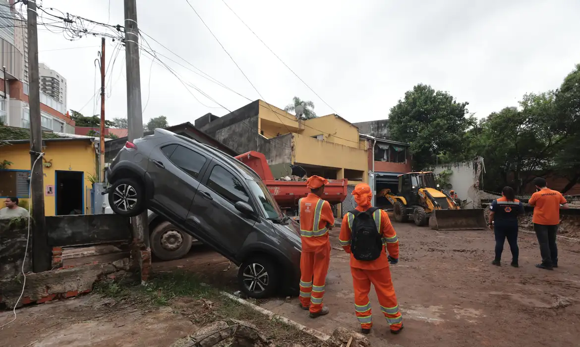 sp-municipios-mais-atingidos-por-chuvas-discutem-planos-de-drenagem-cidades-mais-impactadas-terao-prioridade-no-atendimento-foto-paulo-pinto-agencia-brasil-tvt-news