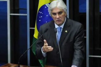 Apos absolvicao no STF Delcidio do Amaral pede indenizacao por.jpg