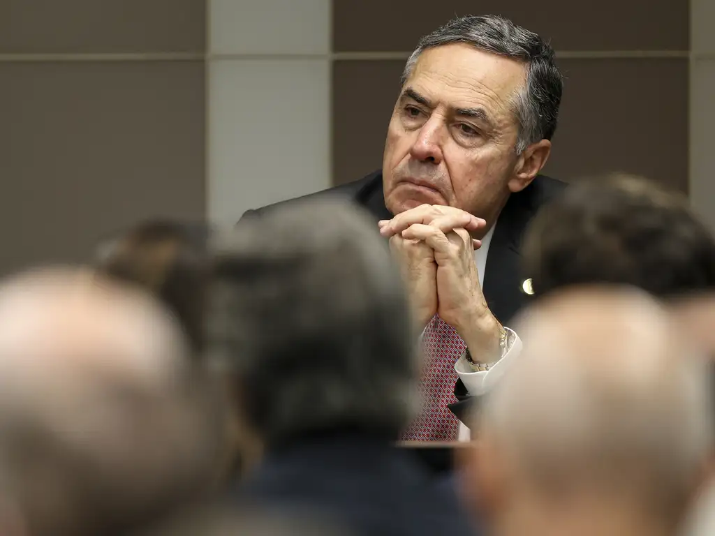 Barroso nega pedido de Bolsonaro e diz que Zanin e.webp.webp