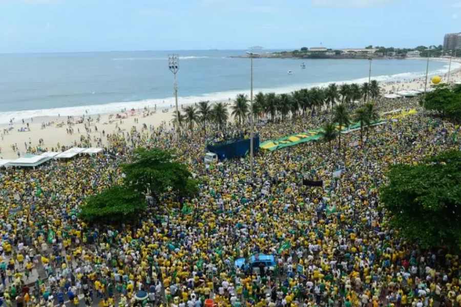 Descubra o Numero de Manifestantes no Ato Pro Anistia em Copacabana.jpg
