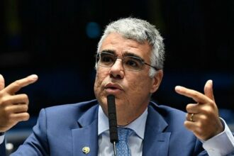 Eduardo Girao pede apoio para destituir Paulo Gonet da PGR.jpg