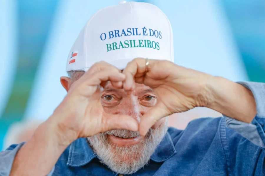 Lula aposta em pacote de bondades para reverter queda na.jpg