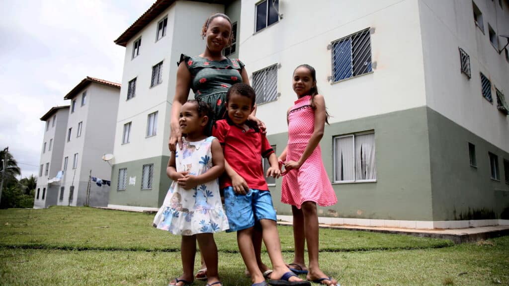 Bolsa família (11/01) garanta uma renda de até R$ 218 por pessoa