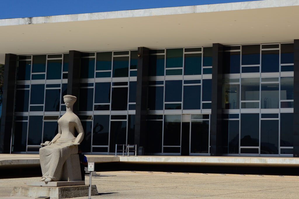 STF marca julgamento de Bolsonaro e aliados por tentativa de.jpg