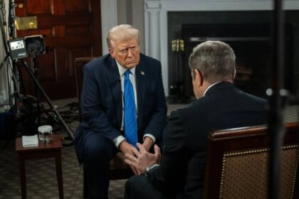 Vamos tomar a Groenlandia volta a ameacar Trump.jpg