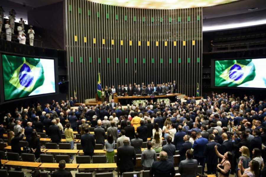 Anistia deputado de sigla da base de Lula pede para.jpg