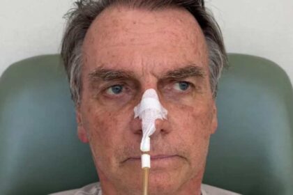 Bolsonaro inicia dieta de agua cha e gelatina apos apresentar.jpg