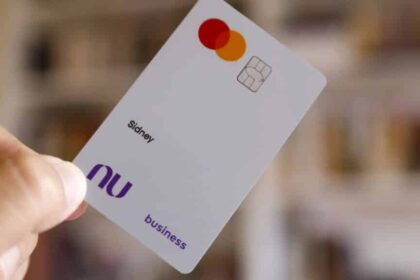Cartão do Nubank - Créditos: depositphotos.com / sidneydealmeida