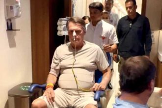 Carlos Bolsonaro relata gravidade em relacao a situacao do pai.jpg