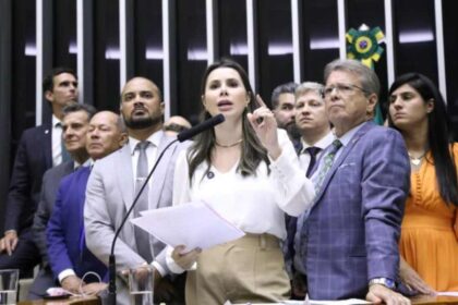 Carol De Toni Judiciario e usado para perseguir conservadores.jpg