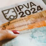 IPVA e dinheiro - Créditos: depositphotos.com / rafapress