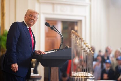 trump-casa-branca-confirma-tarifa-de-104-para-china-trump-havia-dado-24h-para-china-retirar-sua-tarifa-de-retaliacao-foto-casa-branca-reproducao-tvt-news
