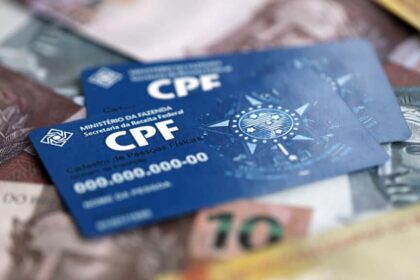 CPF e dinheiro - Créditos: depositphotos.com / Mehaniq