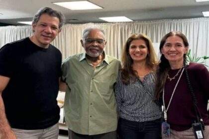Com R 4 Milhoes dos Correios Turne de Gilberto Gil.jpg