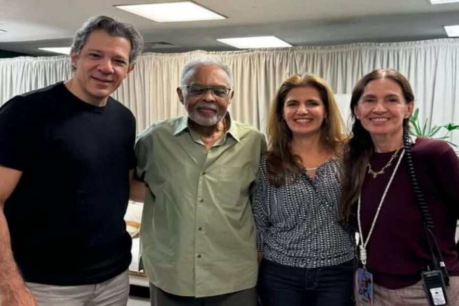 Com R 4 Milhoes dos Correios Turne de Gilberto Gil.jpg