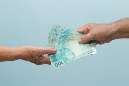 Comunicado para todos os aposentados 13o salario do INSS pode.jpg