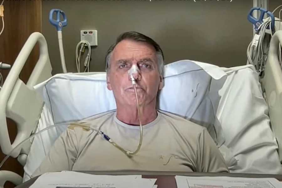 Da UTI Bolsonaro participa de live com filhos e Piquet.jpg