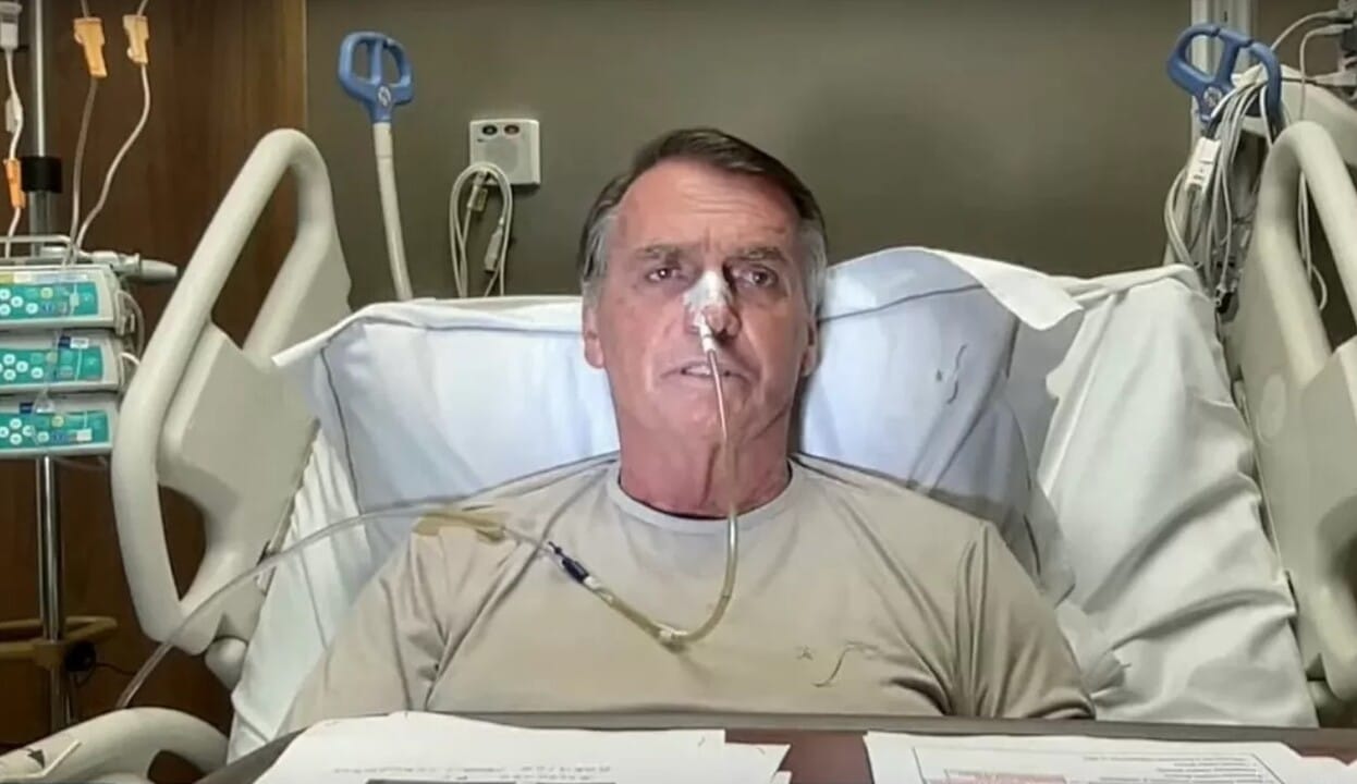 Da UTI Bolsonaro quebra o silencio e fala sobre denuncia.jpg
