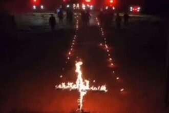 pms-queimam-cruz-ao-estilo-kkk-com-apologia-nazista-trecho-do-video-mostra-cruz-sendo-queimada-foto-@baepriopreto-reproducao-tvt-news