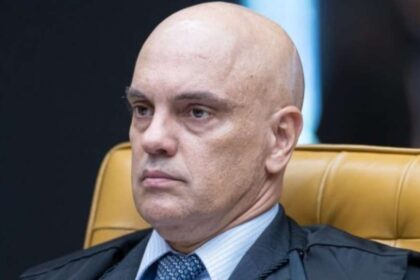 Deputados se levantam e acionam Moraes com 20 nomes de.jpg