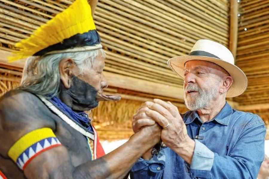 Em viagem ao Xingu Lula e criticado por cacique Raoni.jpg