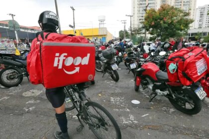 entregadores-mantem-paralisacao-por-melhores-condicoes-de-trabalho--em-sao-paulo--liderancas-foram-na-sede-do-ifood--foto-paulo-pinto-abr-tvt-news