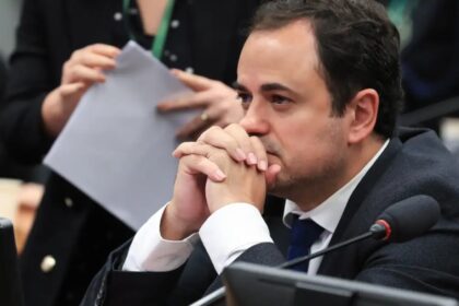 Glauber Braga encerra greve de fome.jpg