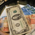 google-reexibe-conversor-de-real-para-dolar-e-outras-moedas-apos-quatro-meses-painel-do-conversor-do-real-para-outras-moedas-voltou-a-ser-reexibido-apos-erros-da-google-em-dezembro-fernanda-carvalho-fotos-publicas-tvt-news