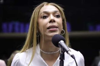 Governo Trump altera genero de Erika Hilton para masculino.jpg