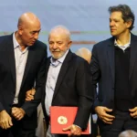 o-ministro-da-fazenda-fernando-haddad-e-o-presidente-lula-em-evento-de-anuncio-de-investimentos-em-logistica-em-cajamar-sp-foto-paulo-pinto-agencia-brasil-tvt-news