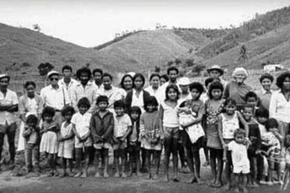justica-mantem-sentenca-condena-estado-por-danos-contra-indigenas-krenak-familias-krenak-na-fazenda-guarani-apos-deslocamento-forcado-ligia-simonian-conselho-indigenista-missionario-cimi-tvt-news