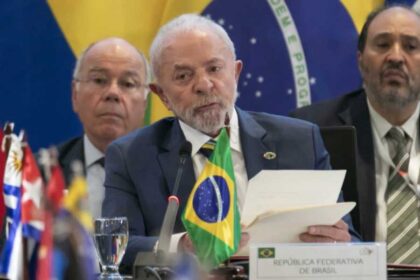 Lula Elite do Brasil deveria se olhar no espelho e.jpg