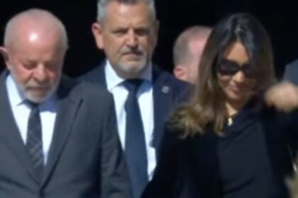 Lula e Janja sao criticados por comitiva no velorio do.jpg