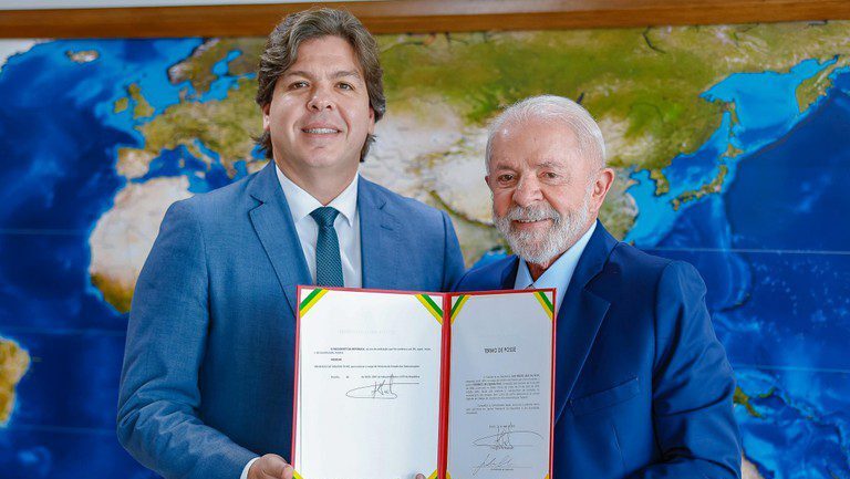 O-novo-ministro-das-Comunicações, Frederico-de-Siqueira-Filho, ao-lado-do-presidente-Lula. Foto: Ricardo-Stuckert / PR-tvt-news