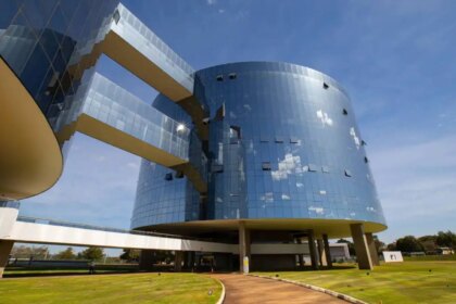mpf-questiona-veto-a-terapia-hormonal-para-criancas-e-adolescentes--familiares-de-criancas-com-variabilidade-de-genero-ou-adolescentes-trans-estao-preocupados--tvt-news