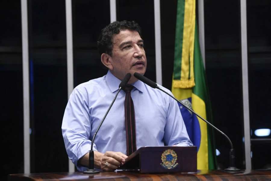 Magno Malta detalha visita a Daniel Silveira na prisão 1 Magno Malta detalha visita a Daniel Silveira na prisao.jpg