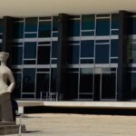 maioria-do-stf-mantem-indenizacao-de-eduardo-bolsonaro-a-jornalista-o-julgamento-deve-terminar-nesta-sexta-feira-11-e-possivel-que-algum-ministro-peca-mais-tempo-de-analise-foto-marcello-casal-jr-agencia-brasil